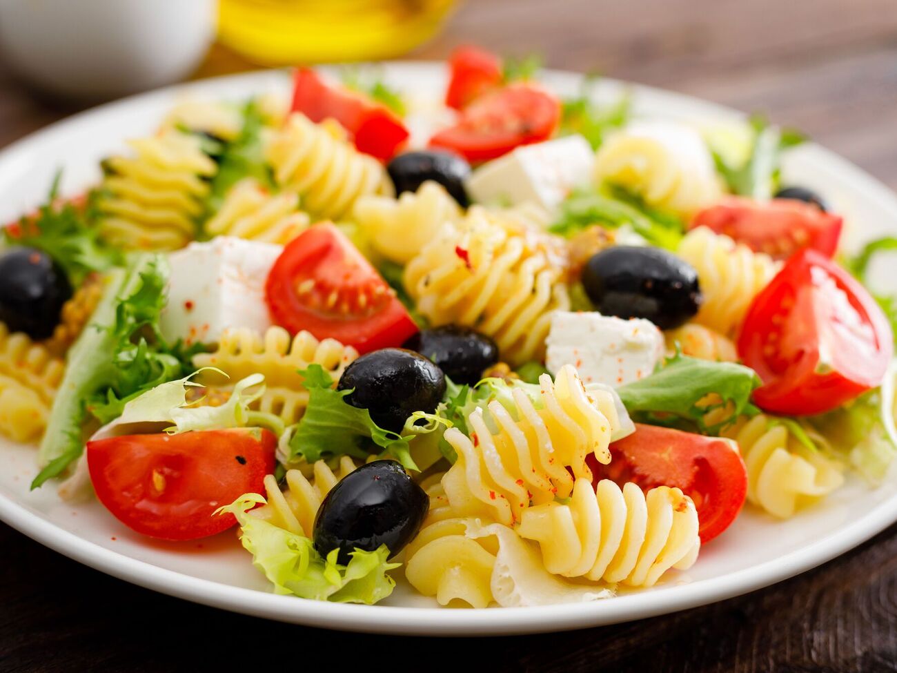 Макароны нужно варить в подсоленной воде