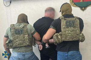 Фігуранта затримали під час отримання ним $30 тис. завдатку від покупців турбази, повідомлюють правоохоронці