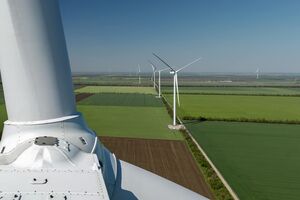 Селищев считает, что нужно ввести механизм страхования инвестиций в "зеленой" энергетике