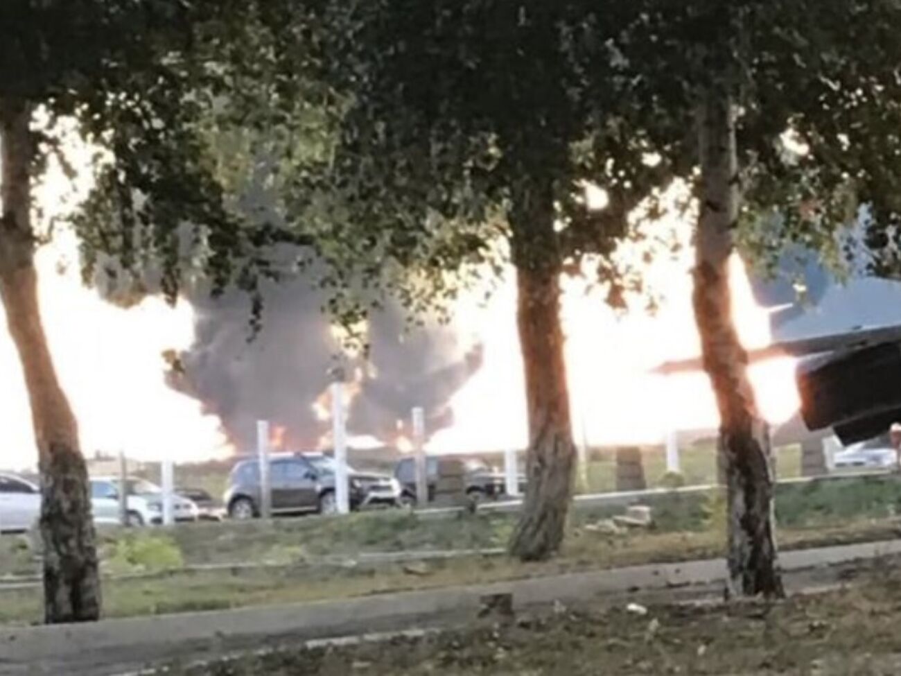 Попадания по самолетам в Миллерово не подтверждены, но, вероятно, горел склад топлива