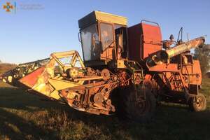 Окупанти атакували комбайн на території Білопільської громади, зазначили у прокуратурі