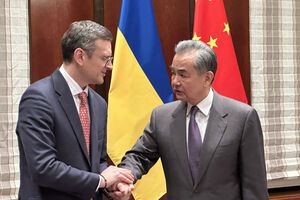 Кулеба проведе переговори з китайським колегою Ван І