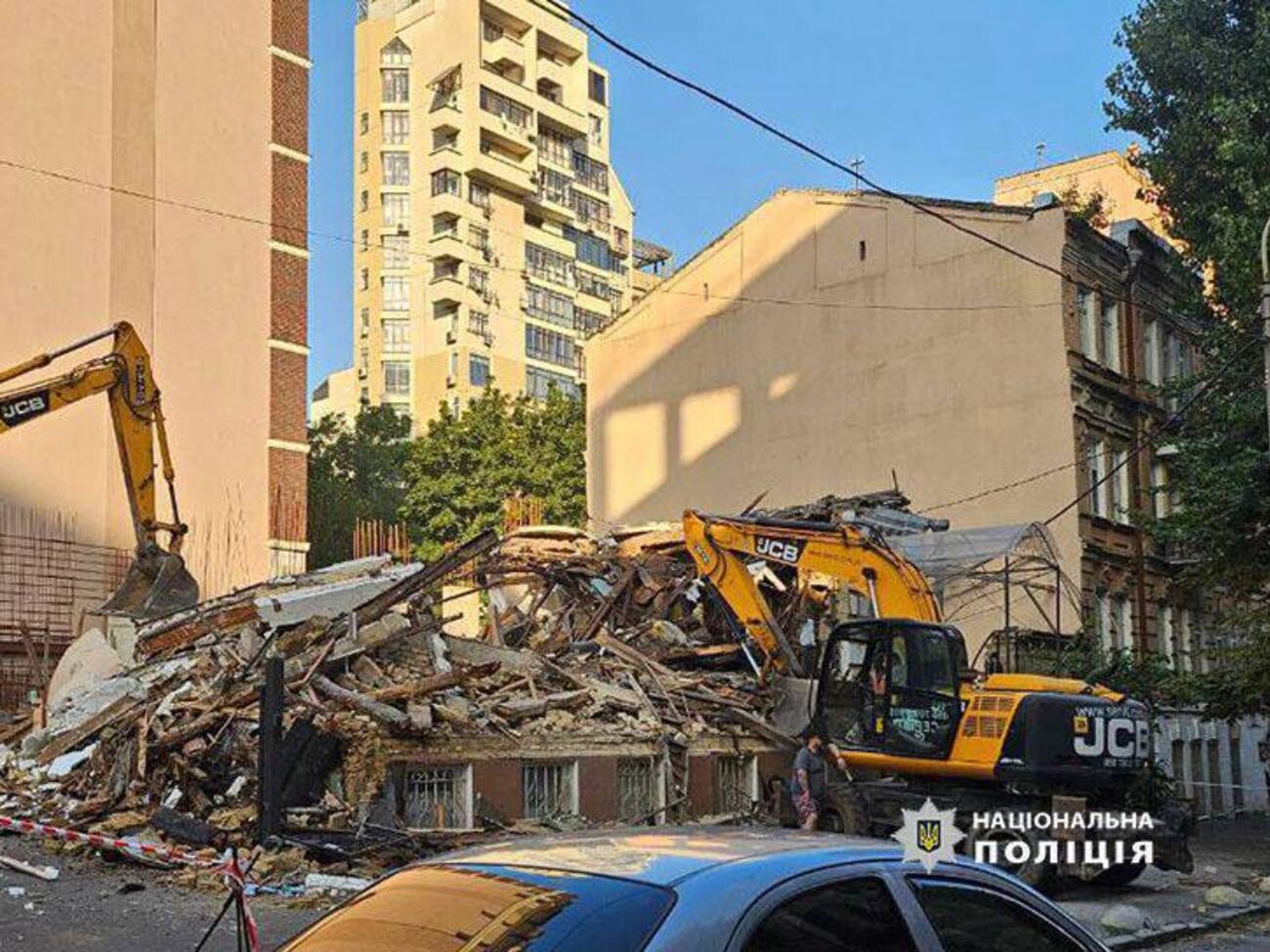 Увечері 19 липня поліція повідомила, що невідомі знесли будинок