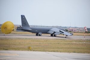 Два B-52 вперше приземлилися на авіабазі в Румунії