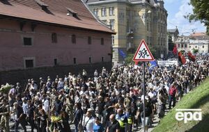 На прощание с Фарион пришли несколько тысяч людей