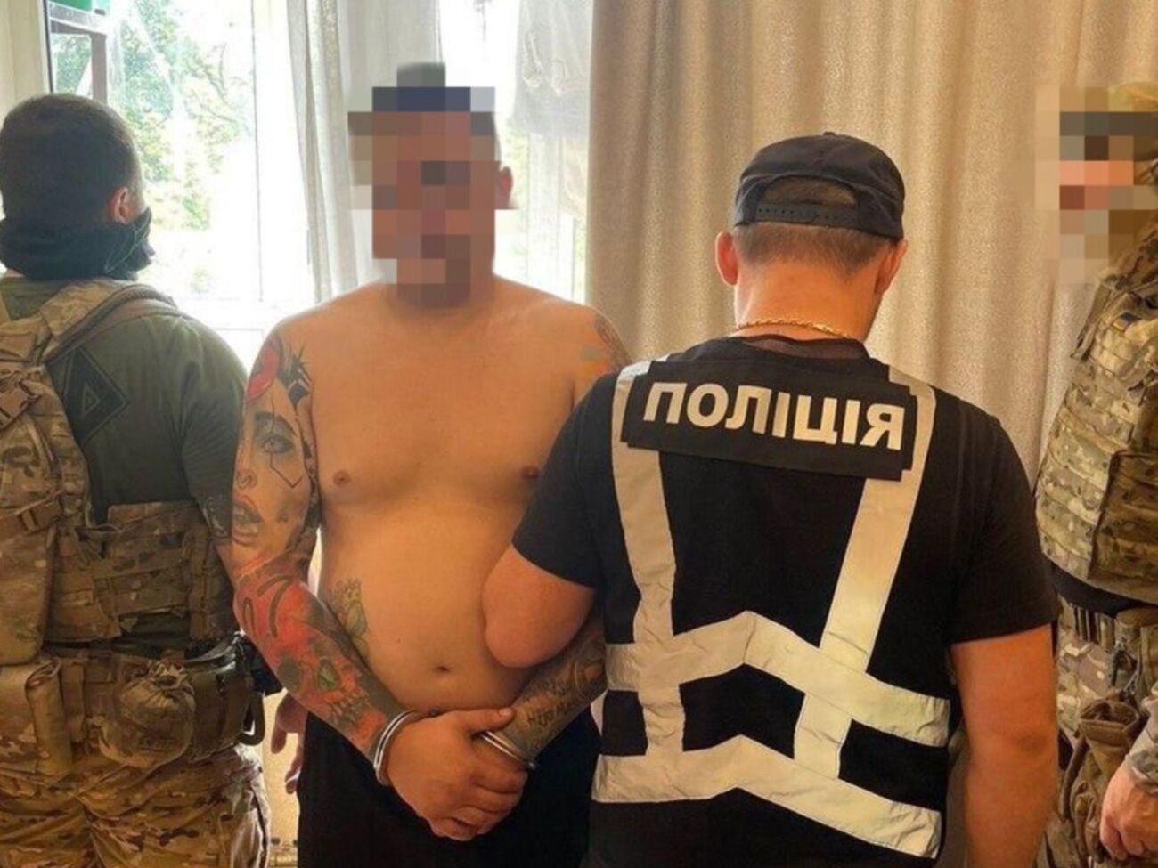 Поліцейські затримали 14 осіб