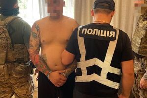 Поліцейські затримали 14 осіб