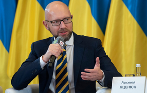 Україна, як і у 2015 році, не допустила дефолту й реструктуризувала борг. Це добре. Тепер необхідно конфіскувати $300 млрд російських суверенних активів