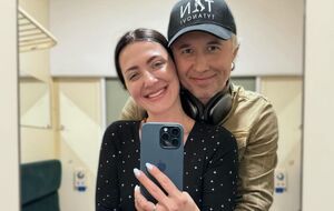 Подружжя повернулося додому