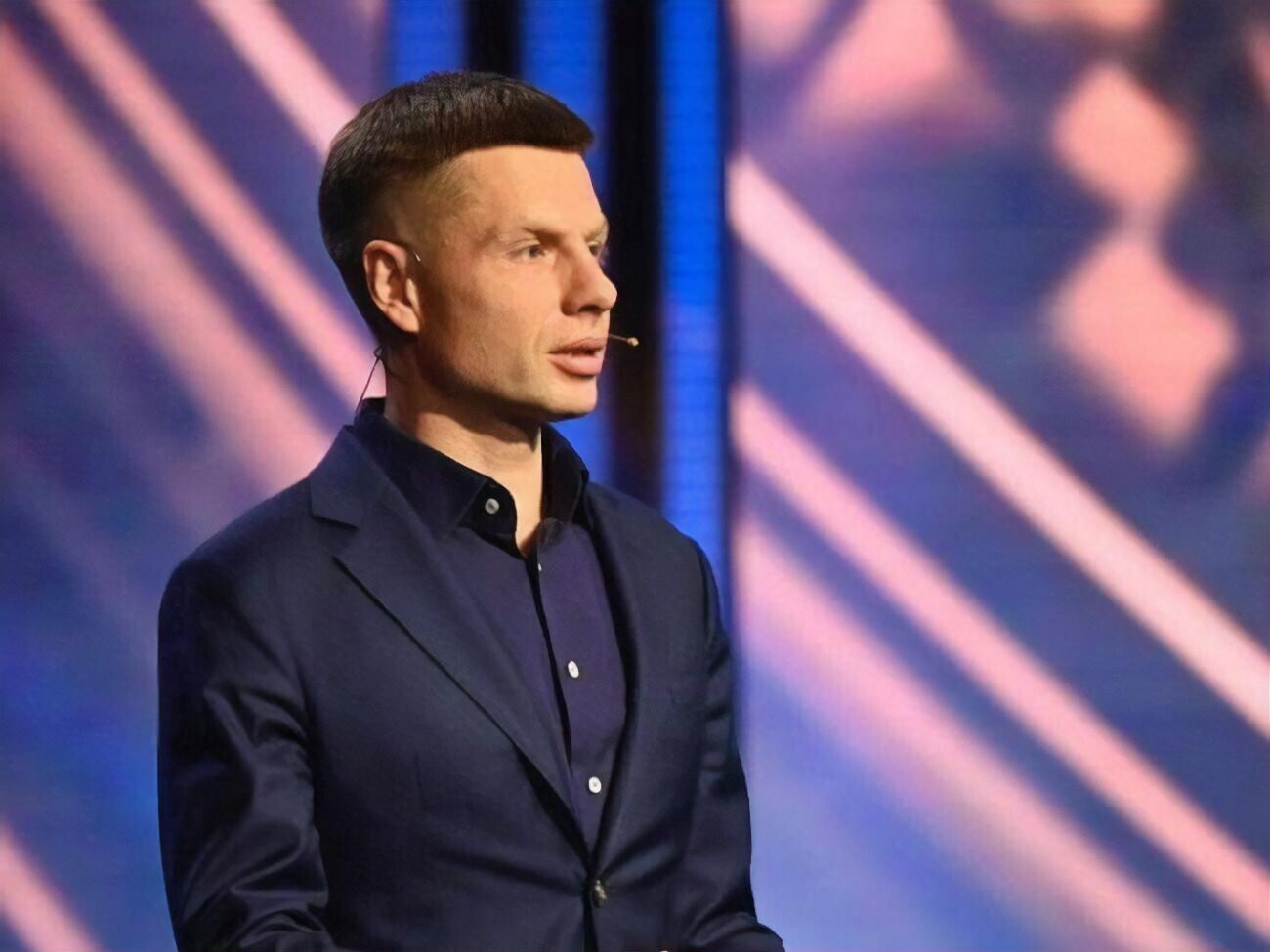 Заседания правительства решили отложить под шум о запрете московской церкви. Но на самом деле решение приняли для того, чтобы отсрочить увольнение Шмыгаля