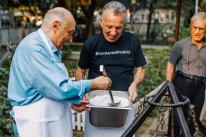 Савва Либкин и Михаил Жванецкий вместе сварили 100 килограммов раков