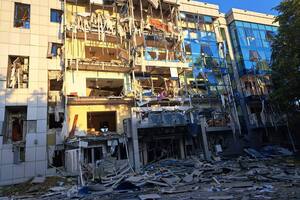 Уранці окупанти влучили в офіс фонду розмінування