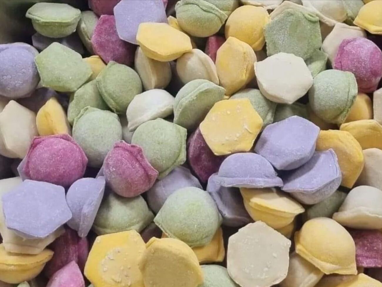 Разноцветные пельмени придутся по вкусу даже "нехочухам"