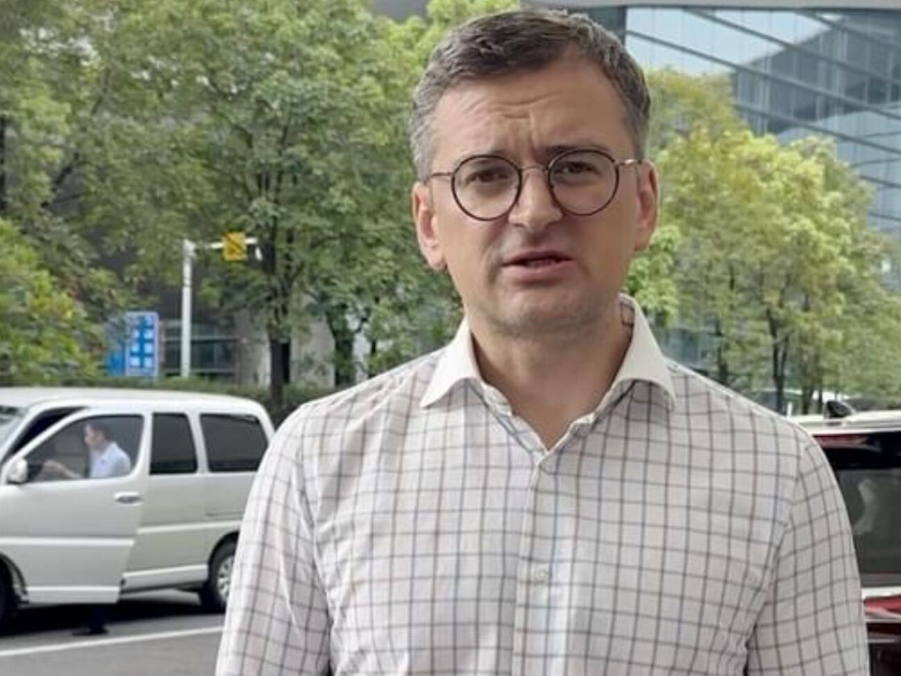 В разговоре с главой МИД Китая я подчеркнул: Украине необходим справедливый и продолжительный мир, а не его иллюзия. Ван И поддержал эту позицию