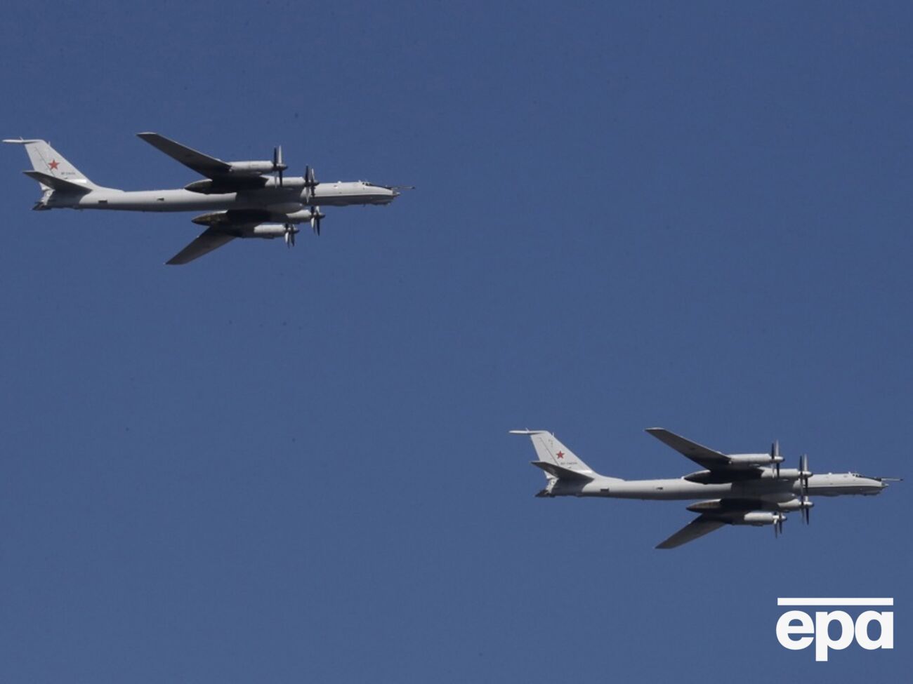 Командование обнаружило, отследило и перехватило два российских военных самолета ТУ-95 и два китайских военных самолета H-6