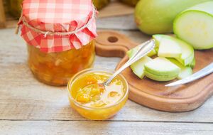 В варенье из кабачков нужно добавить лимонный и ананасовый соки