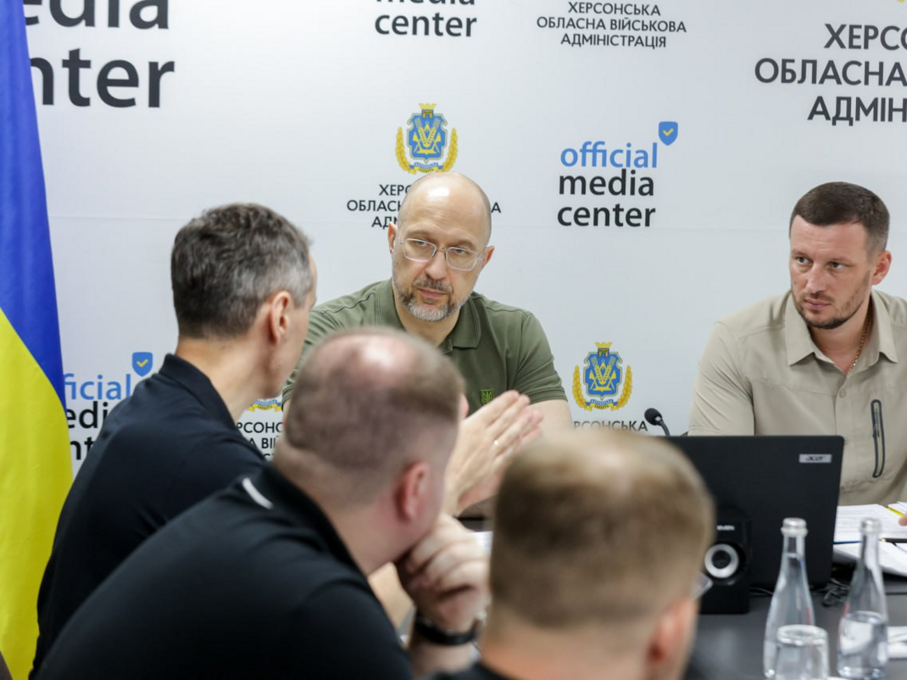 Миколаїв і Кривий Ріг будуть із водою, запевнив Шмигаль під час виїзного засідання уряду