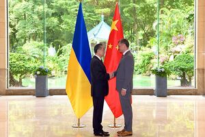 Тема мира в Украине была ключевой на переговорах с Ван И, рассказал Кулеба