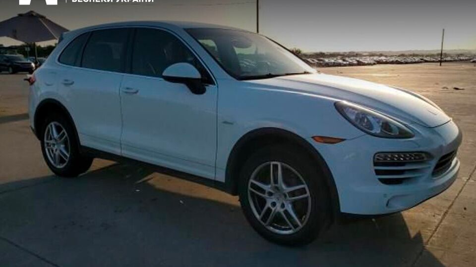 Элитные автомобили должны были пополнить автопарк ВСУ, вместо этого их продали за наличные