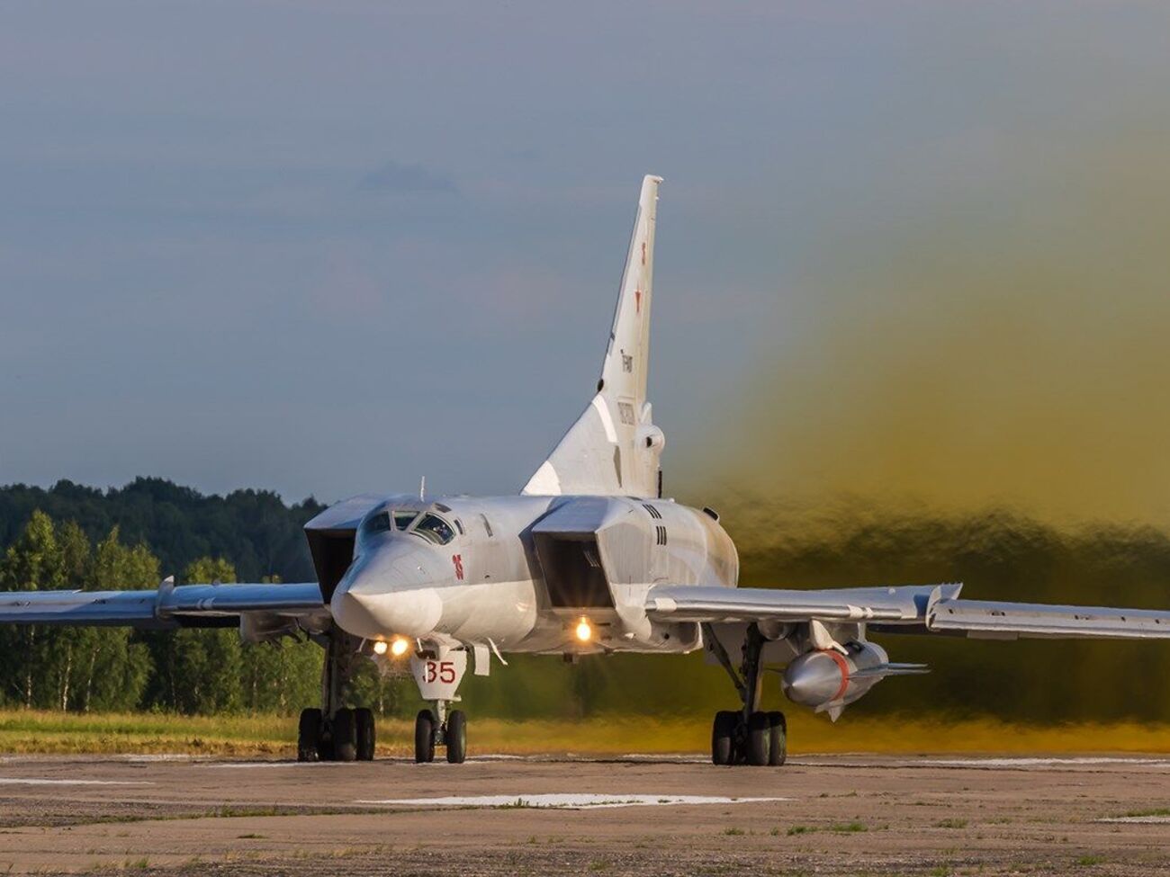ТУ-22М3 уразили українськими дронами, пишуть ЗМІ