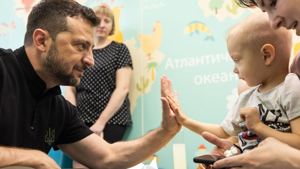 Зеленский в больнице пообщался с детьми