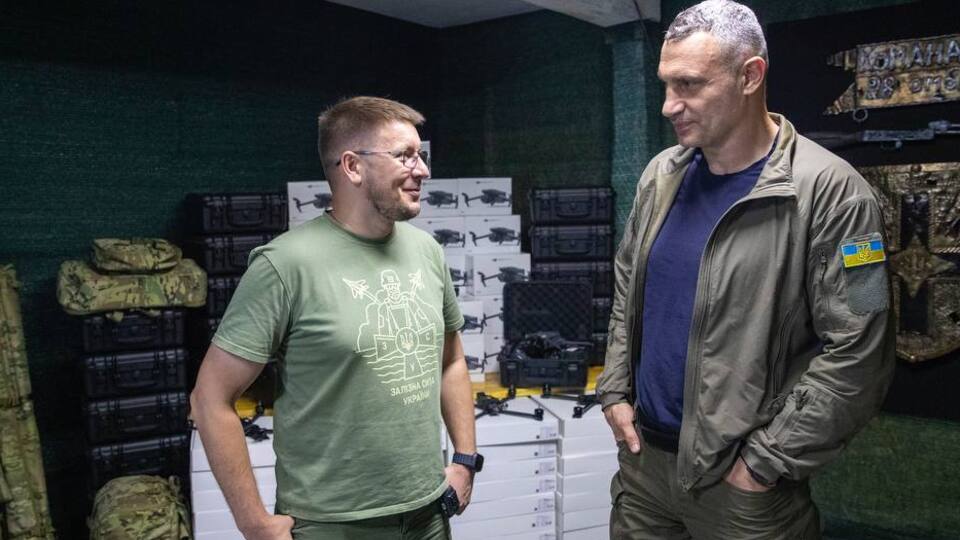 Виталий Кличко: Общались под обстрелами и взрывами. Но наши бойцы держатся и полны решимости защищать украинскую землю