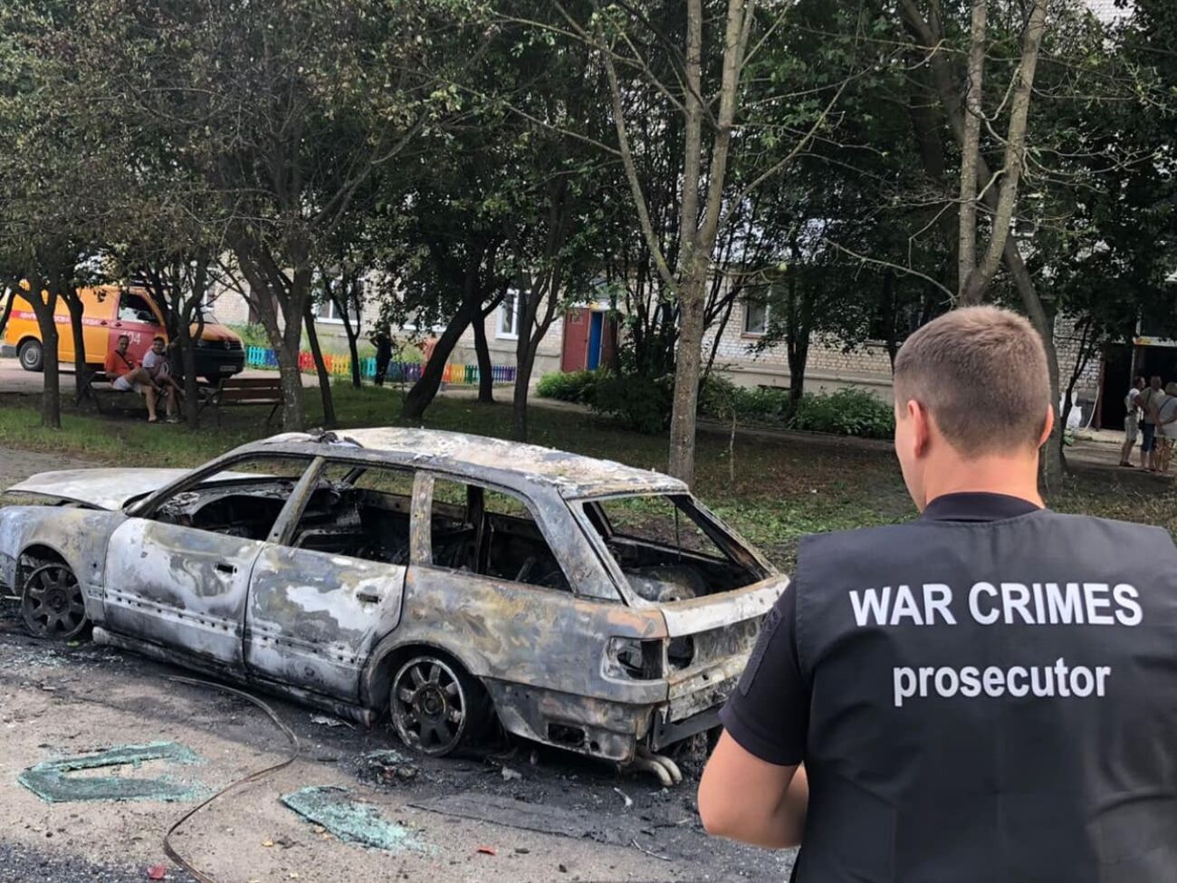 Из-за российского удара в Глухове повреждены многоквартирные и частные дома, учебное заведение, магазин, транспортные средства, рассказали в прокуратуре