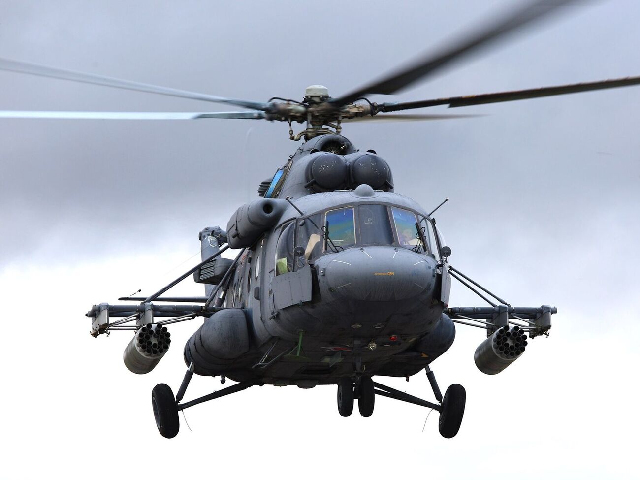 24 июля на аэродроме Кряж в Самаре сгорел военный многоцелевой вертолет Ми-8, рассказали в ГУР МО