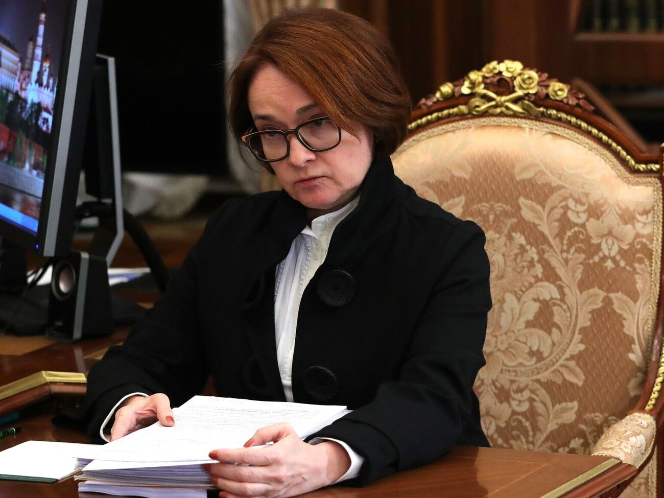 Дефіцит кадрів і потужностей для виробництва може призвести до ситуації, коли темпи зростання економіки сповільнюватимуться, зазначила Набіулліна