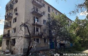 Оккупанты применили авиабомбы по центру города