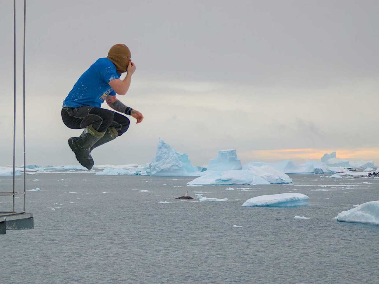 Полярники попробовали себя в олимпийских видах спорта