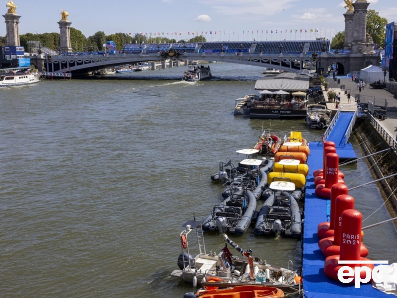 За словами організаторів, тренування скасували через дощі, які забруднили річку