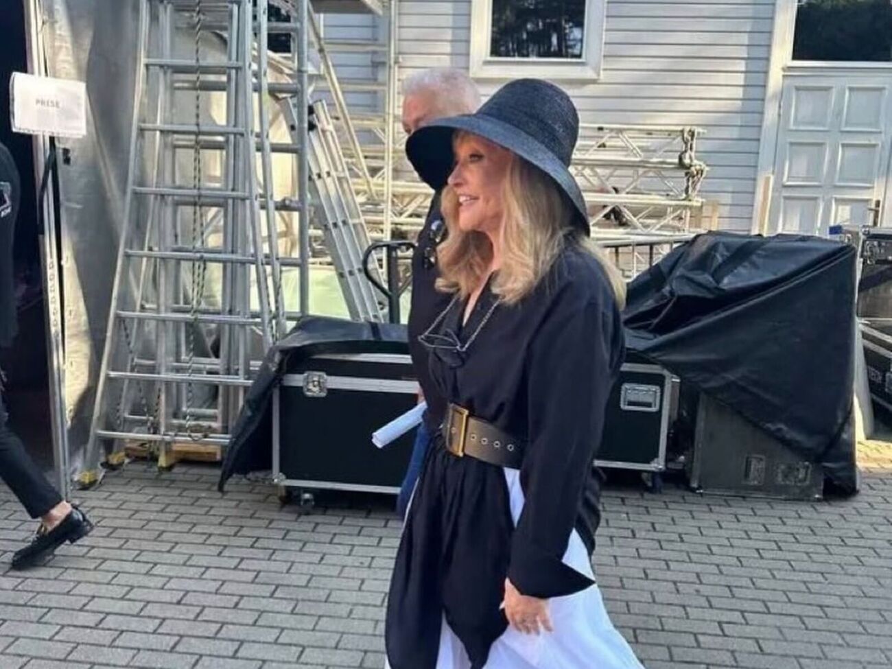 Пугачева появились на закрытии фестиваля с мужем