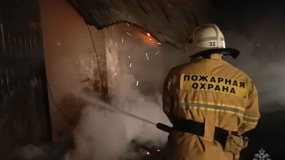 После возгорания на подстанции у населения исчезло электричество