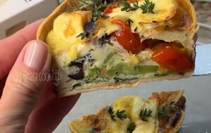 Легкую творожно-овощную запеканку готовят 20 минут