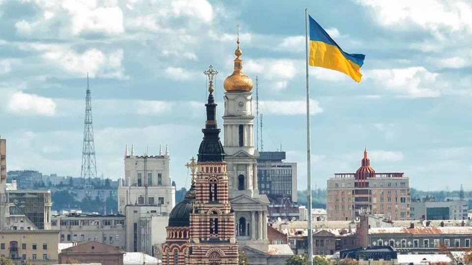 Прапор замінили, бо в Харкові прогнозують негоду – міськрада