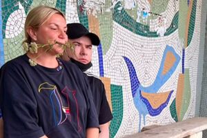 Данилко: "У нашей Инны, которая играет Сердючкину маму, – она стала бабушкой, у нее родилась внучка"