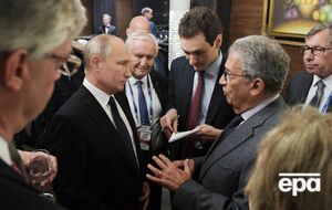 Авен (на фото праворуч) перебуває у санкційних списках різних країн