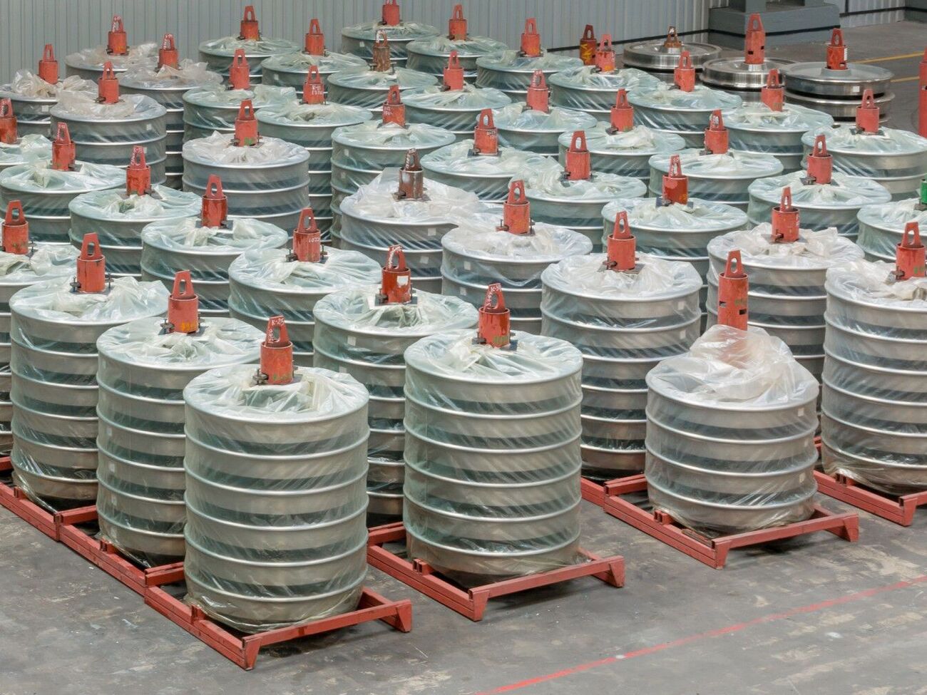 В январе – июне 2024 года "Интерпайп" произвел около 43,5 тыс. тонн железнодорожных колес, почти 11 тыс. тонн колесных пар и 2,2 тыс. тонн осей