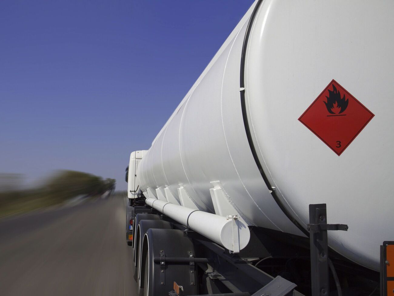 Верховная Рада 4 июня приняла в первом чтении законопроект, предусматривающий, что с 1 июля 2024 года возрастет стоимость бензина и дизеля