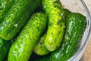 Огурцы нужно переворачивать, чтобы они просолились