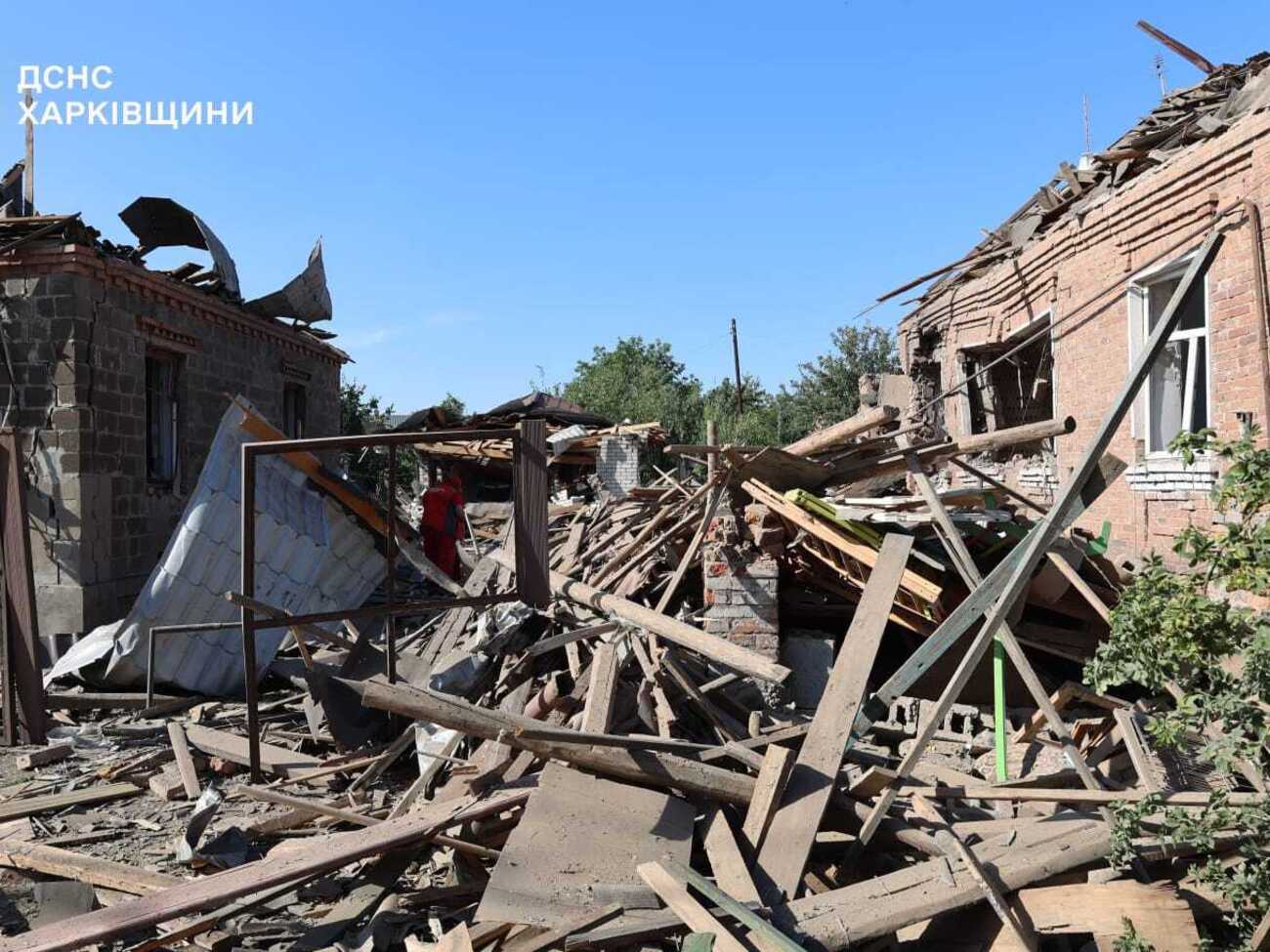 В результате воздушной атаки РФ в Харькове повреждены частные жилые дома, рассказали в прокуратуре