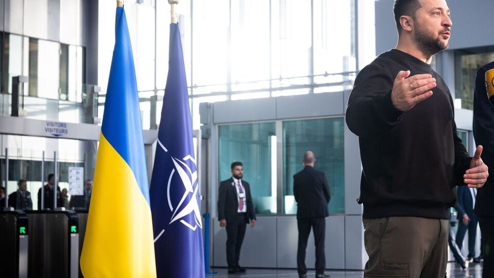 Україна розуміє, що Білий дім не готовий дати їй запрошення в НАТО, зазначав Зеленський