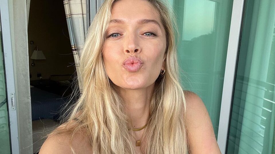 Брежнєва продемонструвала літній аксесуар