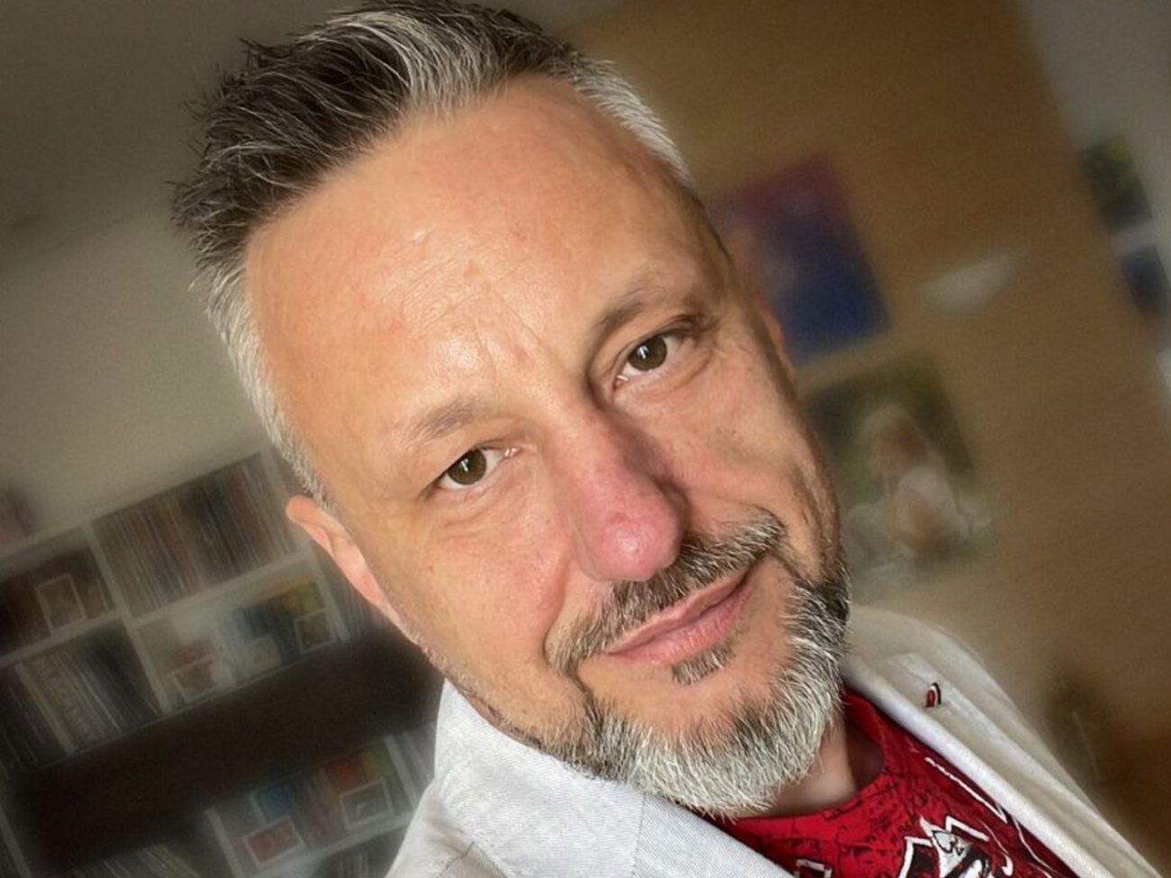 Министерство реинтеграции пафосно отчитывается о победе: там, где долетает все, что может, разрешили собрать остатки после вырубки деревьев