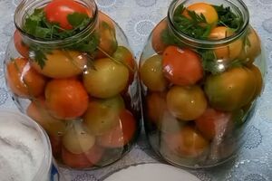 Банки з томатами треба зберігати у льоху