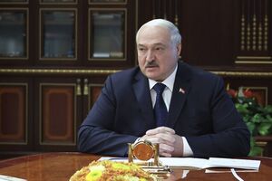 Лукашенко (на фото) 30 липня запросив на розмову людей, "занурених у процес" у справі Крієгера