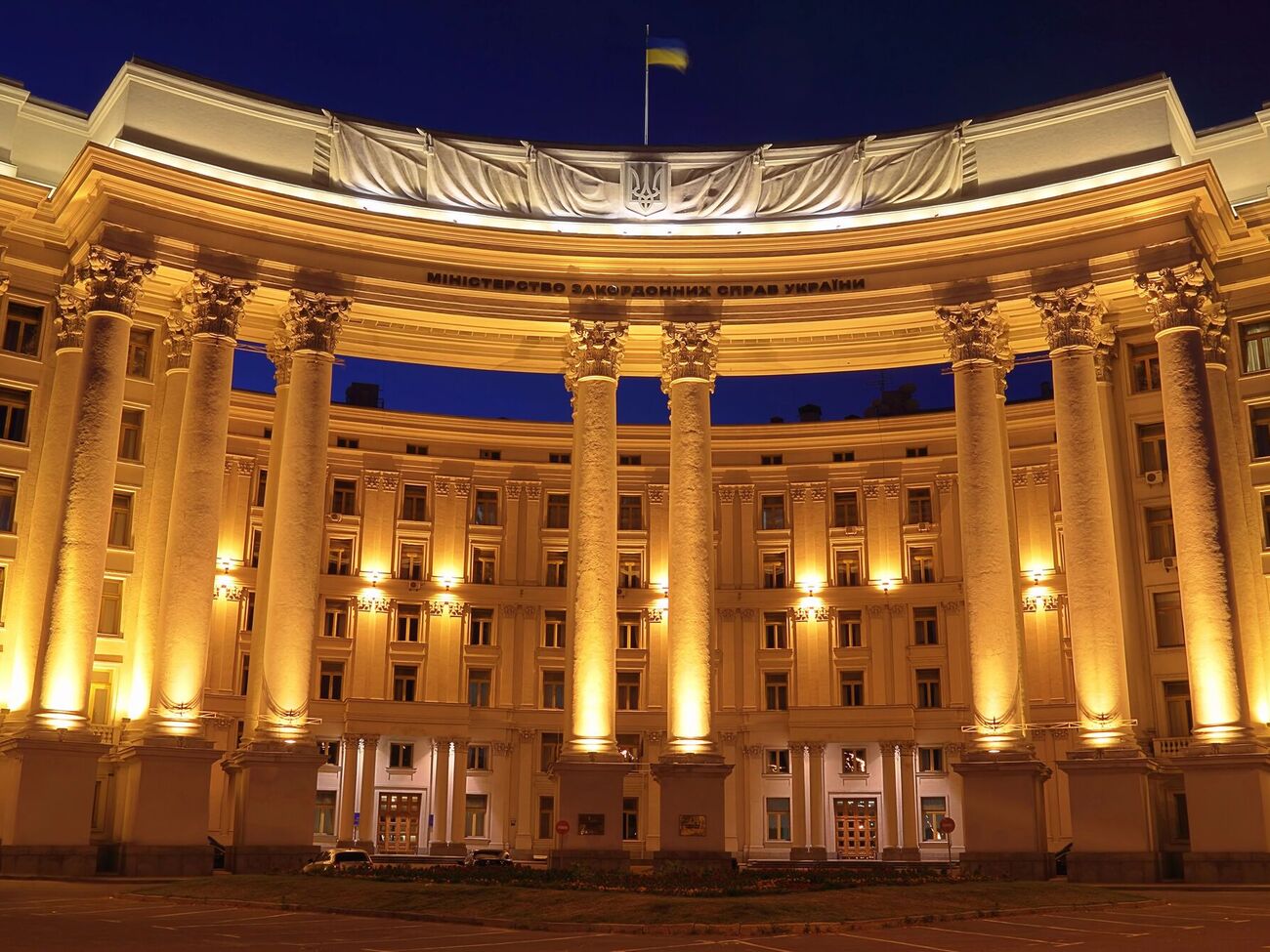 Україна у постійному контакті зі Словаччиною щодо транзиту нафти російського "Лукойлу" через свою територію, зазначили в МЗС