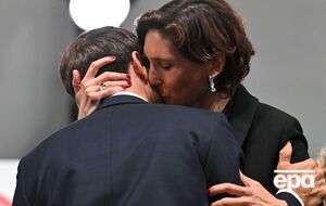 Кастера и Макрон – ровесники