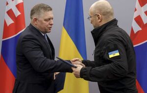 Шмыгаль сообщил, что провел ряд разговоров с Фицо